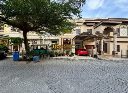 Dijual Rumah 2 Tingkat Siap Huni di Komplek cemara asri, Jl. Asoka 